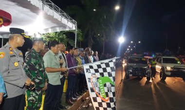 Bupati Yapen Tonny Tesar, S.Sos Melepas Peserta Pawai Takbiran Keliling..!!