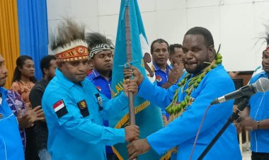 Hadiri Pelantikan DPD KNPI Kepulauan Yapen, Staf Ahli Bupati Edy N. Mudumi "Saat ini Dibutuhkan Pemuda Yapen yang Kuat Dalam Persatuan..!"