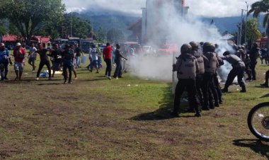 Asisten II Setda Oktovianus Ayorbaba Hadiri Giat Simulasi Sispamkota yang Digelar Polres Kepulauan Yapen