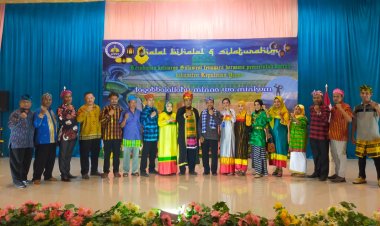 Tingkatkan Tali Persaudaraan, KKST Kepulauan Yapen dan 7 Pilar Sultra Gelar Halal Bi Halal bersama Pemda Kepulauan Yapen