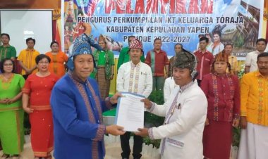 Lantik Pengurus IKT Kepulauan Yapen, Bupati Tonny Tesar pesan "Wujudkan Toleransi dan Harmonisasi di Tengah Keragaman Hidup Bermasyarakat"
