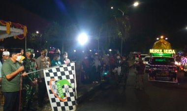 Festival Pawai Kembali di Gelar..! Bupati Yapen Tonny Tesar Melepas Iringan