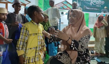 "Terima Kasih Kami Masih Diberikan Kesempatan untuk dapat Berbagi" ucap Ketua KMB Erny R. Tania dalam Kegiatan Safari Ramadhan di Masjid Al-Hikmah Panduami