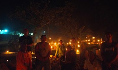 Mendadak Bersih dan Terang..! Antusias Masyarakat Kampung Islam Kepulauan Yapen Menyambut Malam Lailatul Qadar.