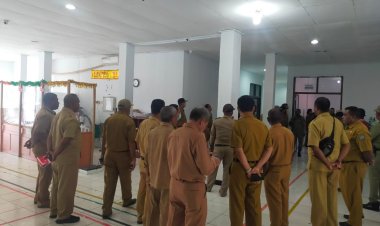 Mendadak..! Kesehatan Wabup Yapen Frans Sanadi Terganggu dan Dilarikan ke RSUD Serui 