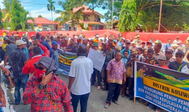 Ribuan Masyarakat Duduki Kantor DPRD Kabupaten Kepulauan Yapen, dan DEKLARASIKAN Dukungan Pemekaran DOB Provinsi Kepulauan Papua Utara