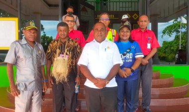 Wakil Ketua II DPRD Kepulauan Yapen dan Komisi I DPRD Hadir Pada Kegiatan Realisasi Pembayaran 1 Milyar 50 Juta Rupiah, Kompensasi Ganti Rugi Tanah oleh Pihak PT. SWPI