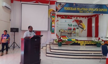 Buka Kegiatan Pelatihan Operator Dapodik, Wabup Frans Sanadi pesan "Tingkatkan Kompetensi dan Profesionalitas ASN"