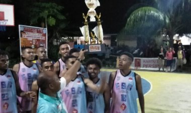 Ketua DPRD Yapen Hadir Berikan Sambutan sekaligus Menutup "Tournament Basketball" menyongsong HUT Kabupaten ke-53