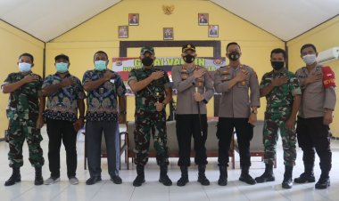 Sinergitas TNI-POLRI Dalam Menyukseskan VAKSINASI BOOSTER Covid-19 Di Yapen