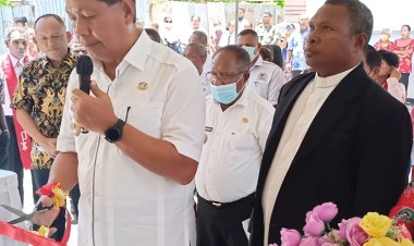 Peresmian, Pentahbisan Rumah Pastori Petra Kodim Aifoti, Bupati Tonny Tesar “Jadikan Rumah Doa dan Berikan Pelayanan yang Terbaik”