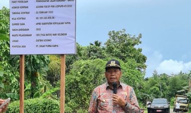 Tiba di Bandara Kamanap Serui, Bupati Tonny Tesar Launching Peningkatan Jalan 29 KM Kamanap - Ansus
