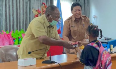 Pemda Kepulauan Yapen Menerima Study Touring Charis Academy School "Mereka Generasi Emas" Ucap Wakil Bupati Frans Sanadi