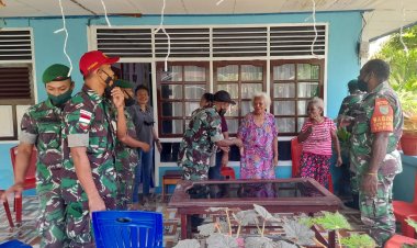 Melalui Giat Komsos, Babinsa Koramil 1709-01/Yapen Selatan Dapat Memelihara Hubungan Dengan Masyarakat