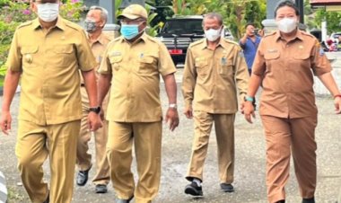 Pada Apel Pagi Bupati Kepulauan Yapen Tonny Tesar, S.Sos Mengingatkan Pimpinan OPD dan semua Pengelola Keuangan, Siapkan Berkas untuk Kelancaran Pemeriksaan Team BPK