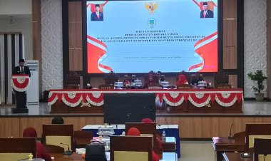 Plt Bupati Kolaka Timur Hadiri Rapat Paripurna Di DPRD Dengarkan Pidato Kenegaraan Presiden RI