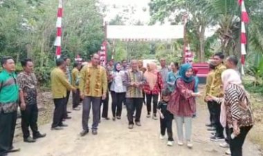 Lagi, Ketua TP PKK Kolaka Timur Laksanakan Penilaian Lomba Kampung Merdeka Di 4 Kecamatan
