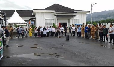 Andi Muh. Iqbal Tongasa Lepas 179 Calon Jemaah Haji Kolaka Timur Kloter Pertama