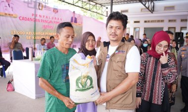 Salurkan Ribuan Cadangan Pangan, Azis Minta Data Penerima Bansos Di Benahi Secara Faktual