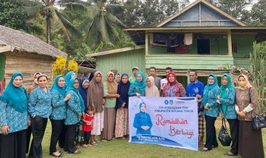 TP PKK Kolaka Timur Kembali Berbagi Berkah Ramadan Di Tirawuta