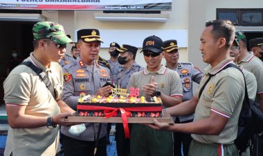 Peringatan Hari Bhayangkara Ke-76, Dandim 0704 Banjarnegara Beri Kejutan Ke Kapolres Banjarnegara