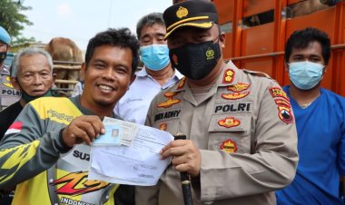 Cegah PMK di Demak, Aparat Gabungan Lakukan Pemeriksaan Hewan Dari Luar Daerah