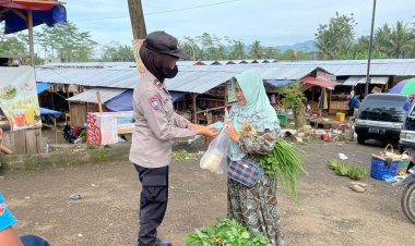 Polres Banjarnegara Terus Kampanyekan Prokes dan Bagi Masker Secara Gratis