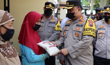 Polres Demak Salurkan Zakat Fitrah, Total 971 Paket Beras Dibagikan Warga
