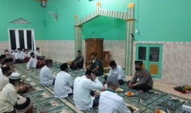 Tingkatkan Iman Dan Taqwa, Danramil Cawas Bersama Muspika Taraweh Di Masjid Al Hikmah
