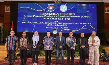 Dirjen Bina Keuangan Daerah Kemendagri, Agus Fatoni Kukuhkan Asosiasi Pengelola Pendapatan Daerah se-Indonesia