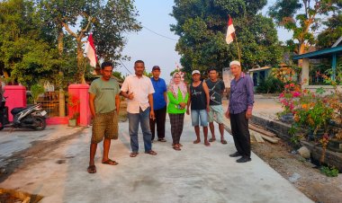 Ketua BPD Desa Sukapura Pengerjaan Jalan Rabat Beton di Desanya Yang dikerjakan oleh CV MANDALA Sudah Sesuai Standard