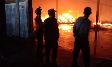 Kebakaran PT. Woongsol Nature Indonesia Desa Suka Banjar Kecamatan Sidomulyo