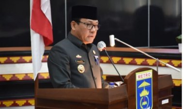 RAPAT PARIPURNA, WAHDI SAMPAIKAN BEBERAPA HAL, UTAMANYA TENTANG RETRIBUSI DAERAH