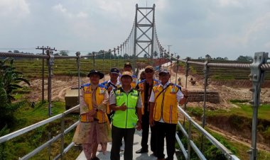 Tim Balai Besar Propinsi Lampung Cek Jembatan Gantung Terpanjang Di Desa Adiwarno