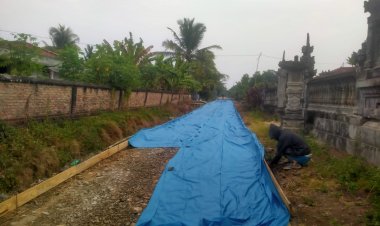 Proyek Cor Beton di Desa Sidowalyo Tanpa Papan Nama, Diduga Kangkangi Perpres No 54 Tahun 2010 dan No 70 Tahun 2012