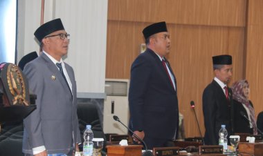 Iwan Setiawan Sampaikan Nota Keuangan Dan Rancangan Perubahan APBD Tahun 2023 Pada Rapat Paripurna