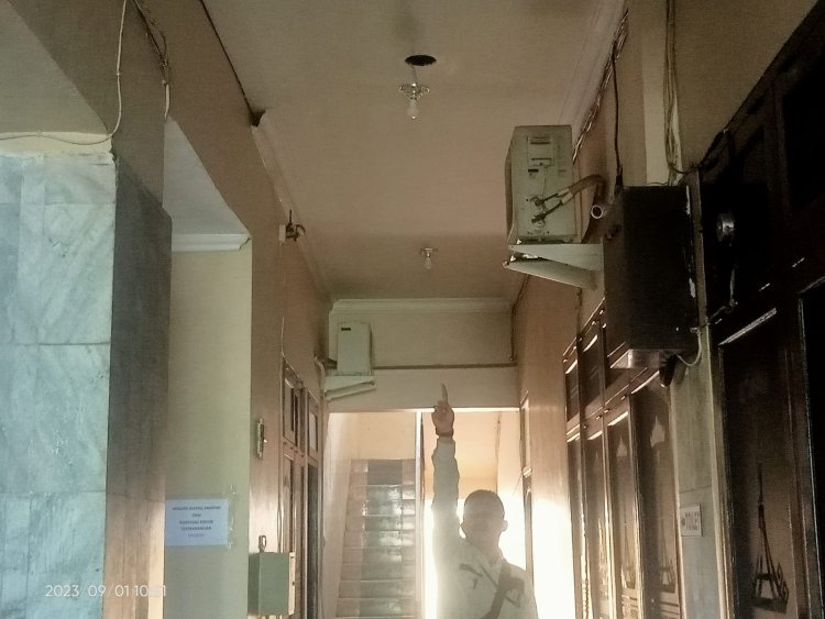 Miris Kantor Sekretariat Pemkot Metro Banyak Lampu Lepas Serta Plafon Jebol