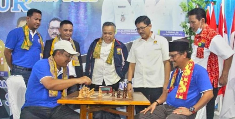 Didampingi Ucok Mora Bupati Tanjabbar Buka Kejurprov Catur Tahun 2022