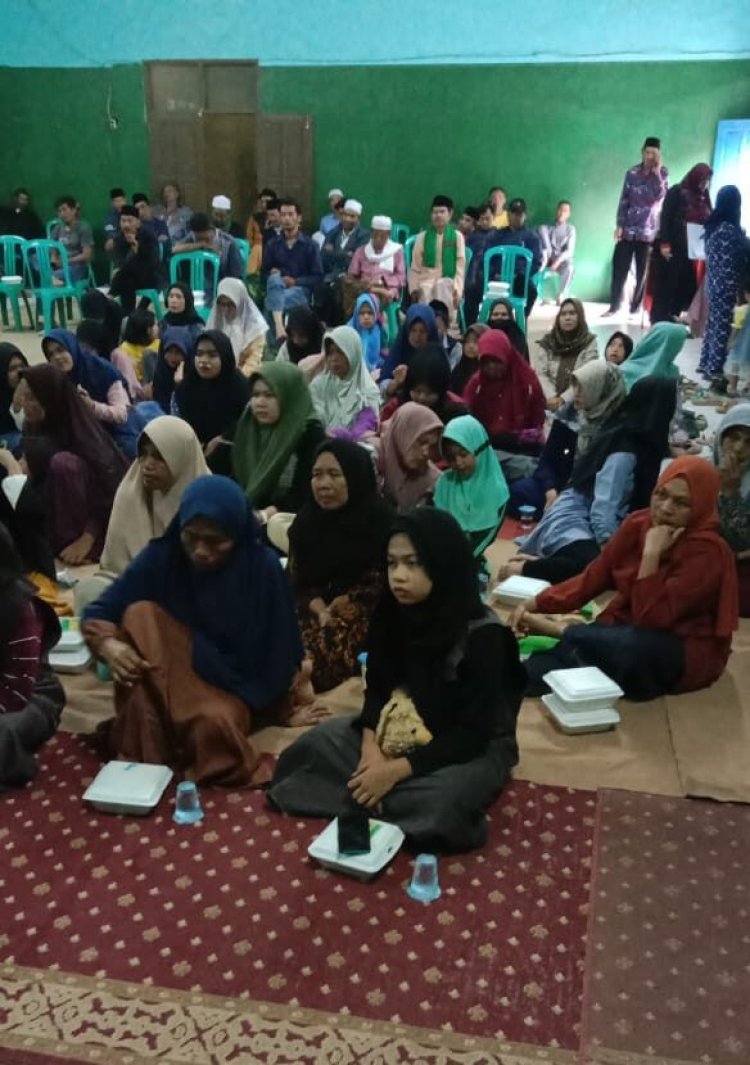 Pemerintah Desa Sukamenak kecamatan Wanaraja Garut Memberikan santunan kepada 100 Orang Yatim Piatu