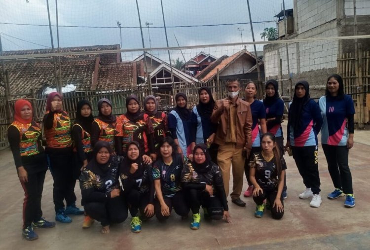 Dalam Menyambut Hari Ulang Tahun Republik Indonesia Ke 77 Pemdes Binakarya Banyuresmi Garut mengadakan Turnamen Bola Voli