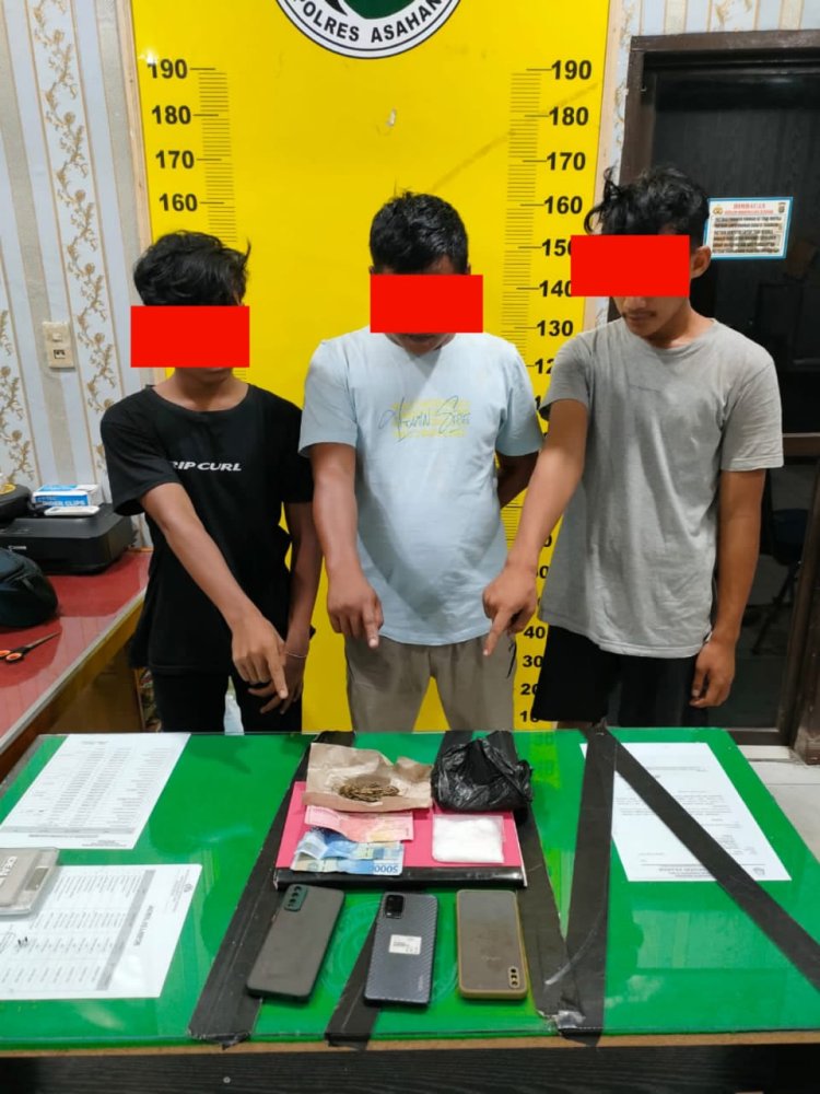 Diduga 3 Pria Pengedar Narkotika di Kelelurahan Bagan Asahan diamankan SatRes Narkoba Polres Asahan.