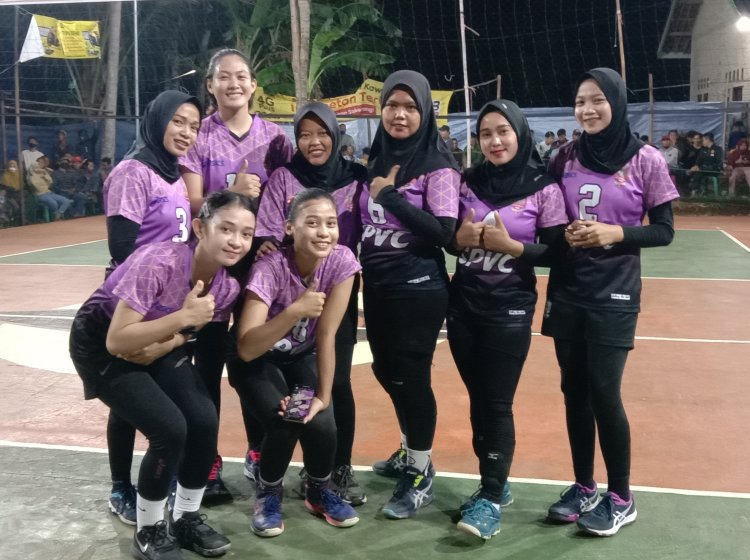 Tim Putri Sinar Padi Sidorejo Menang Telak, dari Tim Putri Serumpun Jati Kalianda di Babak Semifinal Turnamen Bola Voli Seloretno Cup 2022
