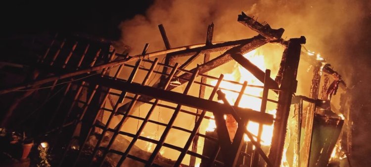 Diduga Korsleting Listrik, Satu Rumah Warga Sidodadi Ludes Terbakar