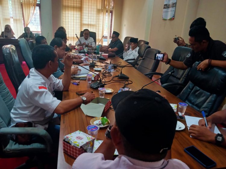 Aliansi masyarakat Lampung timur menggugat bupati aduensi dengan komisi DPRD terkait dugaan bupati korupsi APBD tahun anggaran (2021-2022)