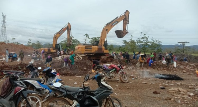 Kesenjangan Ekonomi di Tengah Eksistensi Mega Industri Morosi, Warga Mengais Rezeki Ditumpukan Limbah Besi PT VDNIP