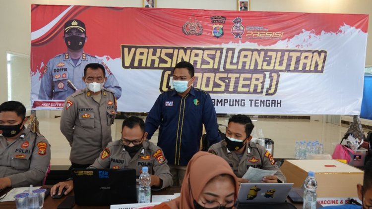 Polres Lampung Tengah Melaksanakan Vaksinasi Booster Kepada Personil Polres dan Polsek Jajaran Cegah COVID-19 Varian Omicron