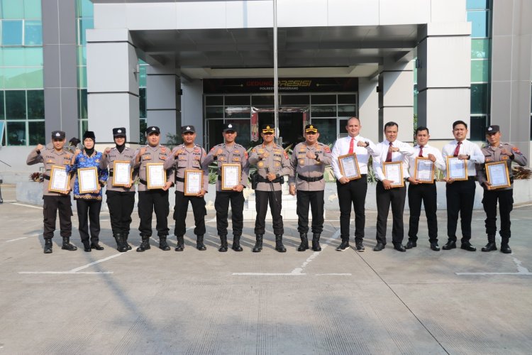 Berkinerja Baik, 26 Personel Polresta Tangerang Diberi Penghargaan