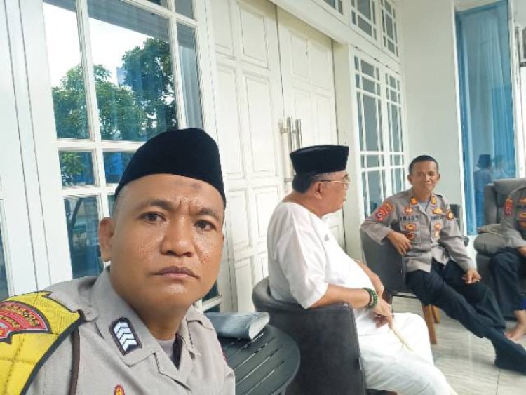 Anggota Polsek Cikupa Kegiatan Patroli Dan Sambang Kepada Tokoh Masyarakat H Cecep Miharja.S.IP Program Polisi Rw