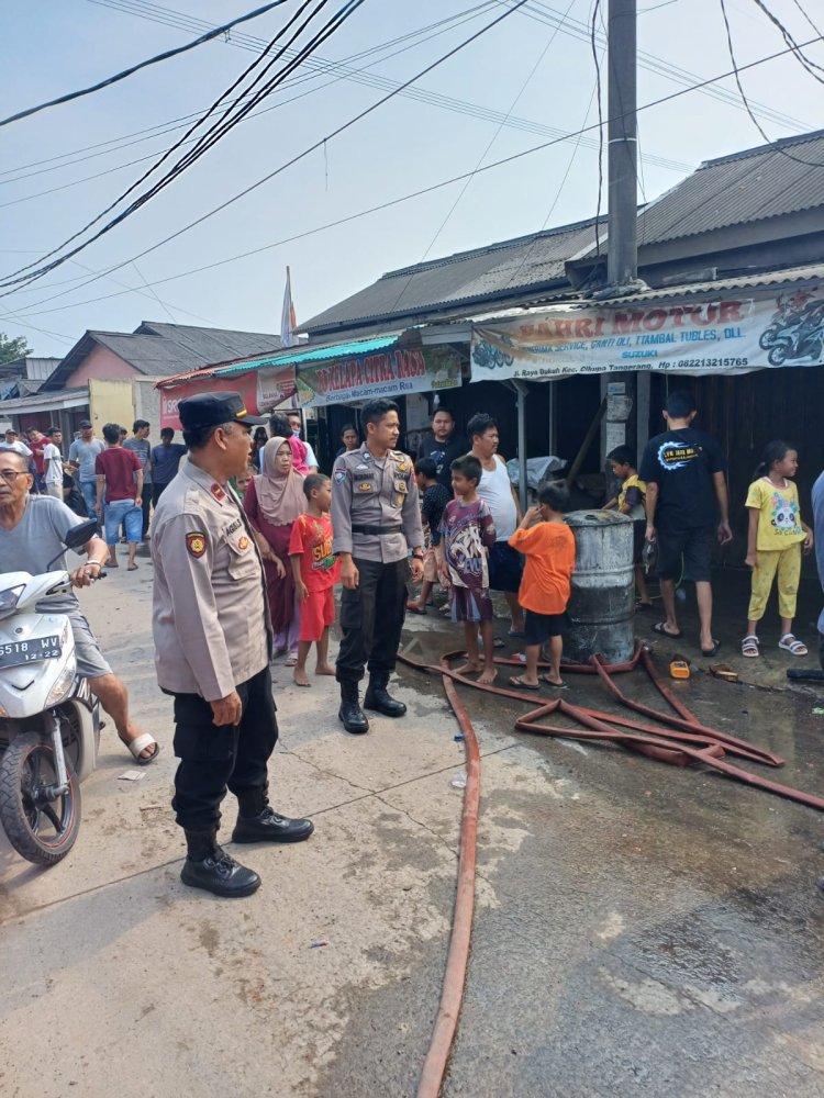 Peristiwa Kebakaran di Warung Bakso Mas Jawir dan Bangunan Kosong Kp. Pabuaran RT. 004/002 Desa Dukuh Kec. Cikupa Kab. Tangerang