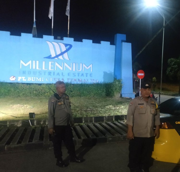 Pawas Kanit Binmas AKP Jakariyanta bersama Anggota Polsek Cikupa Polresta Tangerang Melaksanakan Patroli Mobile